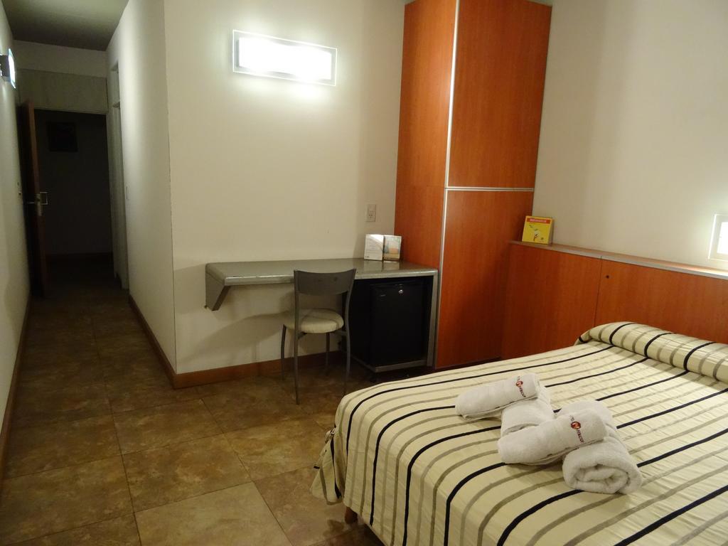 Hotel Necof Rosario Pokoj fotografie