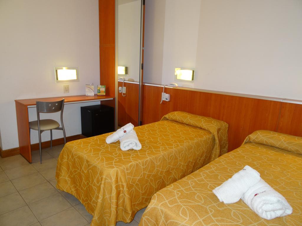 Hotel Necof Rosario Pokoj fotografie